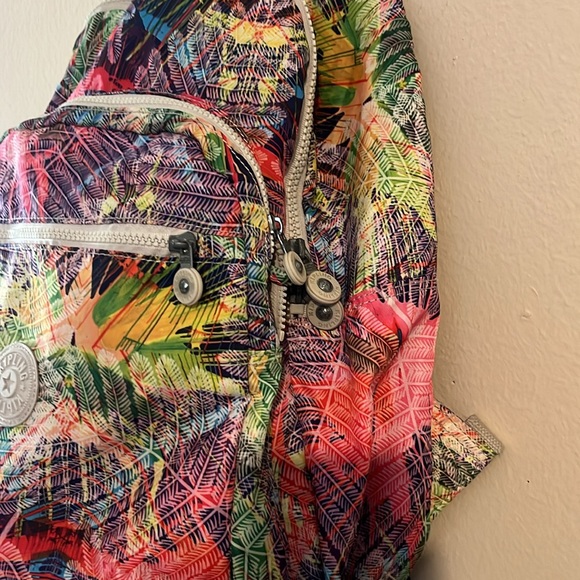 🎉Kipling Seoul XL 17” Laptop BackpackTravel Bag Palm Leaf Pattern Maddie Monkey - Picture 5 of 8